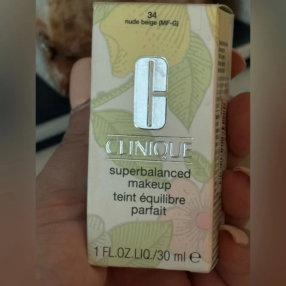 NWT Clinique Superbalanced Makeup - Nude‎ Beige 34 A36